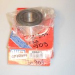 Stupicas gultnis (rumbas/ riteņu) priekšējais RENAULT; VKBA909 (QH)